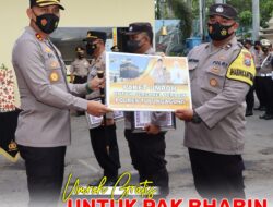 Kapolres Tulungagung Berikan Penghargaan Umroh Kepada Bhabinkamtibmas Terbaik
