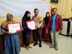 Polsek Kerumutan Ini Hadiri Penyerahan Bantuan BKK di Desa Binaan