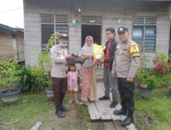 Polsek Teluk Meranti Kembali Salurkan Bantuan Ini Kepada Warga Kurang Mampu