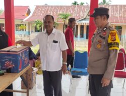 Hadir di Tengah Masyarakat, Polsek Bunut Hadiri Pemilu Kepala Lingkungan di Kelurahan
