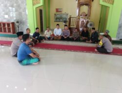 Tampung Informasi, Polsek Kerumutan Gelar Jumat Curhat dengan Jamaah di Masjid AL Ikhlas