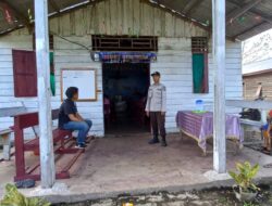 Dua Personil Polsek Teluk Meranti PAM di Gereja