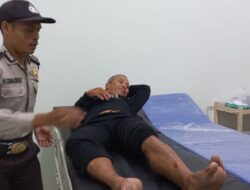 Polsek Teluk Meranti Bantu Korban Kecelakaan Tunggal