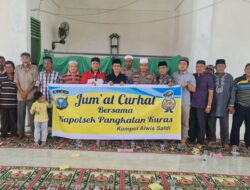 Bersama Sejumlah Warga, Kapolsek Pangkalan Kuras Gelar Jumat Curhat