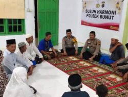 Lakukan Sholat Subuh Berjamaah, Polsek Bunut Laksanakan Subuh Harmoni di Masjid Al-Mawaddah