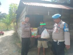Polsek Kerumutan Salurkan Bantuan Sembako Kepada Warga Kurang Mampu dan Keterbelakangan Mental