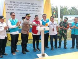 Bupati Pelalawan H.Zukri Resmikan Lintasan Listrik, Masyarakat Desa Segati Ucapkan Ribuan Terimakasih