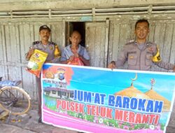 Peduli Warganya, Polsek Teluk Meranti Giatkan Jumat Barokah