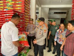 Jelang Ramadhan Kapolres Pelalawan bersama Unsur Terkait melakukan Pengecekan Stock dan Ketersediaan Bapokmas di Gudang Distributor 
