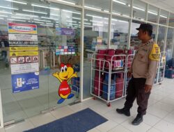 Cegah Aksi C3, Dua Personil Polsek Langgam Patroli C3 di Desa Segati