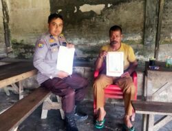 Cegah Karhutla, Bhabinkamtipmas Polsek Bunut Sebarkan Maklumat Kapolda Riau