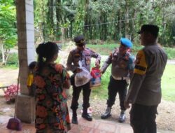 Ringan Beban Masyarakat, Polsek pangkalan Lesung Serahkan Bantuan