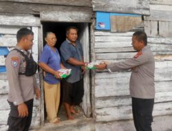 Tiap Hari Selama Bulan Suci Ramadhan 1444 H, Polres Tulang Bawang Bagikan 85 Nasi Kotak Gratis