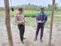 Antisipasi Karhutla, Polsek Bunut Sebarkan Maklumat Kapolda Riau Kepala Masyarakat