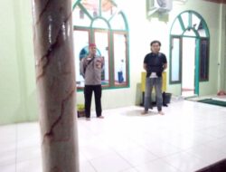 Jaga Kondisi, Polsek Teluk Meranti Patroli Subuh di Masjid