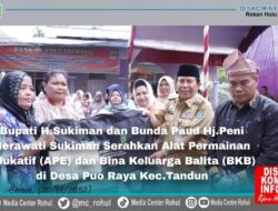 Bunda PAUD Serahkan APE BKB Kit di Desa Puo Raya Upaya Tingkatkan Kreativitas Anak