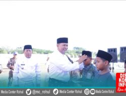 Tradisi Potang Belimau dihiasi dengan Santunan anak yatim dan bantuan terdampak banjir oleh Bupati ROKAN HULU