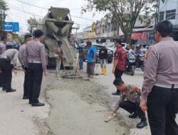 DITLANTAS PEDULI KESELAMATAN”Lubang Di Sepanjang Jalan Paus Di Cor”
