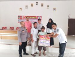 Penyaluran bantuan langsung tunai pengatasan kemiskinan Oleh kepala kampung Samudi, BLT-DD 2023