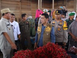 Menjelang Lebaran Kapolres dan Plt Bupati Cek ketersediaan Bahan Pokok dan Cek Kesiapan Pos Pam