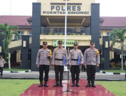 Kapolres Kuansing Pimpin Upacara Pelepasan Purna Bhakti Anggota Polri