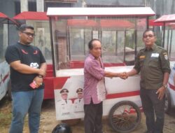 Bantuan Gerobak Disperindag Pelalawan Untuk Pengusaha UMKM, Motto : Ekonomi Tumbuh Pelalawan Maju 