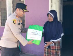 Jelang Hari Bhayangkara Ke-77, Polres Kuansing Salurkan Bansos Paket Sembako Kepada Warga Membutuhkan