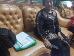 “Wiwik ” Akan Gugat Ijin Usaha Apotek Jalan Wr Supratman