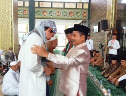 Bupati H Zukri Bersama Wabup Nasar Sambut Kepulangan Jemaah Haji di Masjid Ulul Azmi