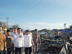 Bupati Rokan Hilir Aprizal Sintong Sambangi Korban Kebakaran Hebat Di Pujud