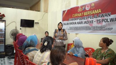 Curhat Polwan Polres Pelalawan bersama Ibu- ibu Pedagang Pasar memperingati Hari Jadi Polwan RI ke 75, Ini Harapannya