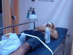Sudah 29 Orang Nyemplung Ke Laut saat Mencari Jaringan Di Dermaga Karampi: Yang ke 30 Langsung Dilarikan ke Puskesmas Langgudu