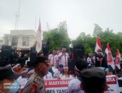 Ratusan Massa Aliansi Masyarakat Sumut dan HBB Gelar Aksi Damai di Depan Polrestabes Medan