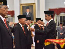 PERINGATI HUT RI KE-78, PERSIDEN JOKO WIDODO ANUGRAHKAN 18 TANDA KEHORMATAN KEPADA 18 TOKOH