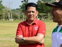 Pj Bupati Firsada Semangati Calon Anggota Paskibraka Saat Latihan