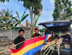 Sambut HUT RI ke 78, Kesbangpol Pelalawan Pasang Ribuan Bendera dan Umbul-umbul