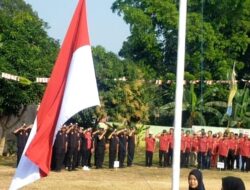 HUT – RI ke – 78 Warga Kelurahan Purwoasri lakukan Upacara Bendera