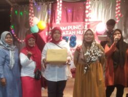 Meriahkan Malam Puncak HUT RI ke-78, Warga VKC RT001 RW011 Adakan Acara Potong Tumpeng dan Lomba Fashion Show Serta Hrup Band Musik