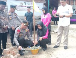 Wujudkan Harapan Masyarakat, Kapolres Pelalawan Bersama Ketua Cabang Bhayangkari Pelalawan Bangun Sumur Bor dan Bak Penampungan Air Bersih