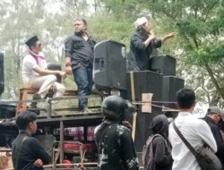 Gelar Aksi Damai di depan Kantor Bupati Suara Kaum Penganggur Masyarakat Kabupaten Bekasi Tuntut Di Pekerjakan