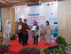 Pemda DKI Serahkan Sertifikat Halal Kepada 1075 UMKM