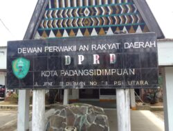 Kantor DPRD Kota Padang Sidempuan Kumuh dan Jorok