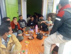 Bentuk Rasa Sosial Dan Solid Karyawan PT. Diamond Cold Storage Jenguk Rekan Sejawat yang Sedang Sakit Struk Ringan