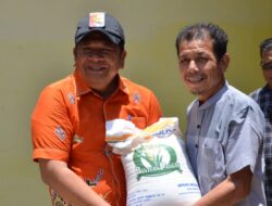 Wali Kota Irsan Efendi Nasution Salurkan Program Bantuan Cadangan Pangan di Tiga Tempat