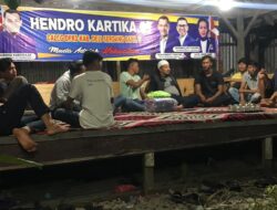 Peduli Olahraga Hendro Center Serahkan Bantuan Pelengkapan Sepak Bola