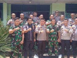 Dalam Rangka Hut TNI Ke 78, Kapolsek AKP Edi Qorinas Sambangi Makoramil 411-11 Terbanggi Besar