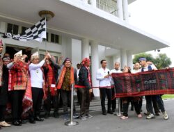 Pj Gubsu Lepas Ulos 1.000 Meter ke Monas