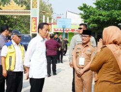 Jokowi Presiden RI Didampingi Walikota Metro Wahdi Siradjuddin Berkunjung ke SMKN 03 Metro