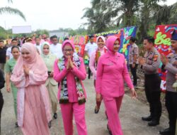 Ketua Bhayangkari Riau Resmikan Sumur Air Bersih dan Bak Penampungan Air Bersih di Kabupaten Pelalawan