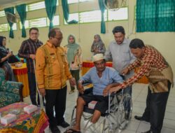 Dinsos Padangsidimpuan Serahkan Alat Bantu Bagi Penyandang Disabilitas